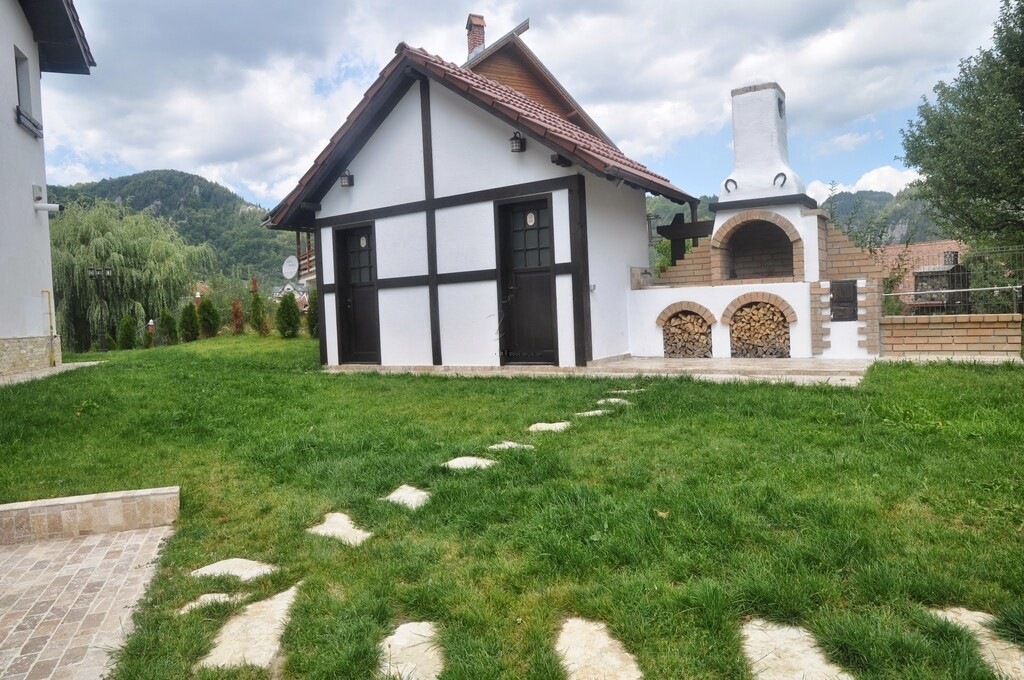 Foișor cu grătar